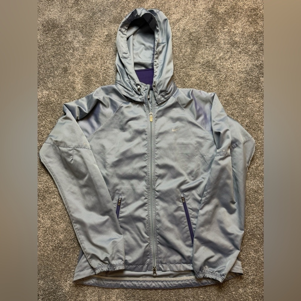 Women’s Sliver Nike Storm Fit Wind Breaker Jacket (M)